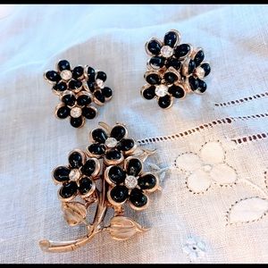 🌷Beautiful Vintage Earrings and Brooch